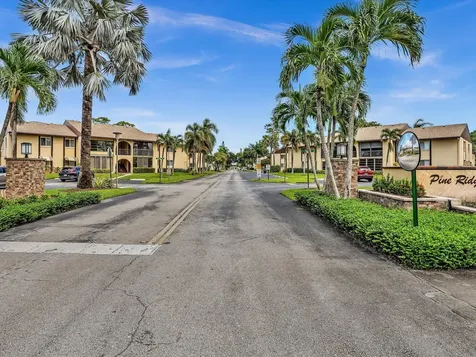 342 Pine Ridge Circle Greenacres FL 33463