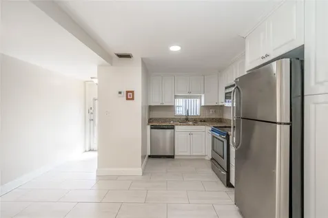 9523 S Hollybrook Lake Drive Pembroke Pines FL 33025