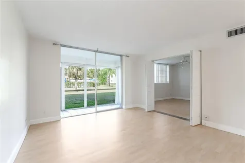 9523 S Hollybrook Lake Drive Pembroke Pines FL 33025