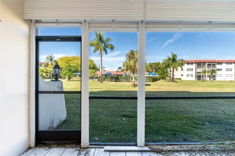 9523 S Hollybrook Lake Drive Pembroke Pines FL 33025