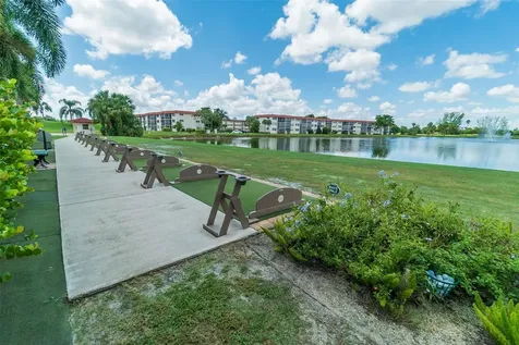 9523 S Hollybrook Lake Drive Pembroke Pines FL 33025