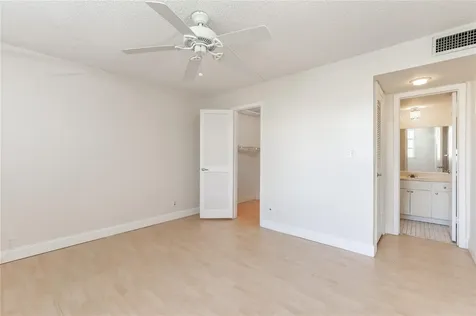9523 S Hollybrook Lake Drive Pembroke Pines FL 33025