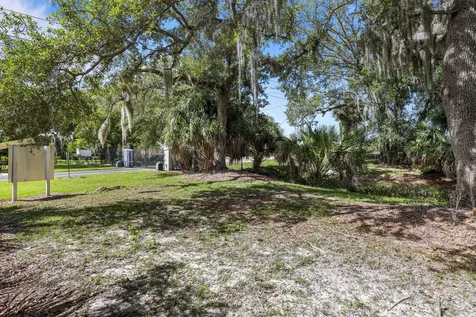 2460 Sweetwater Drive Fort Pierce FL 34981