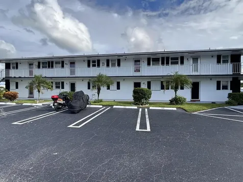 1112 Lake Terrace Boynton Beach FL 33426