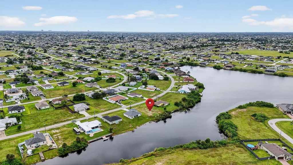 2616 NW 4th Place Cape Coral FL 33993