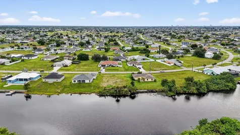 2616 NW 4th Place Cape Coral FL 33993