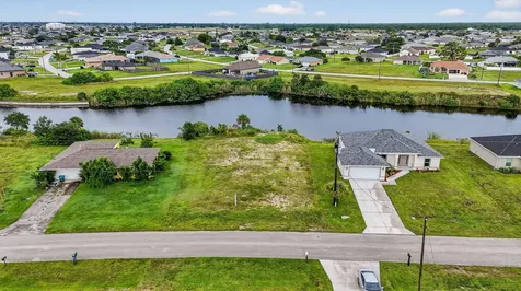 2616 NW 4th Place Cape Coral FL 33993