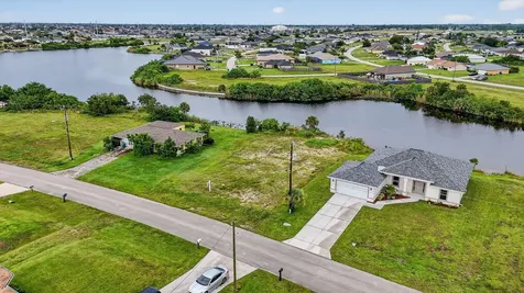 2616 NW 4th Place Cape Coral FL 33993