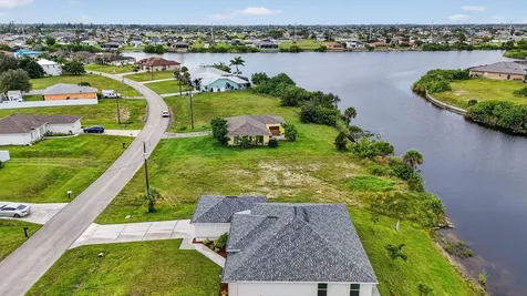 2616 NW 4th Place Cape Coral FL 33993