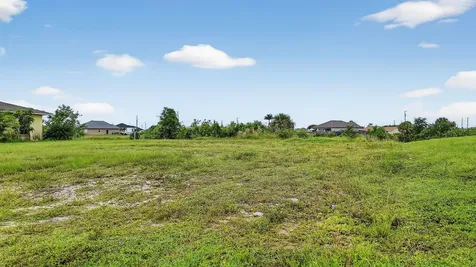2616 NW 4th Place Cape Coral FL 33993