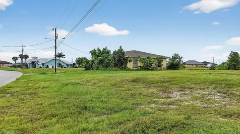2616 NW 4th Place Cape Coral FL 33993