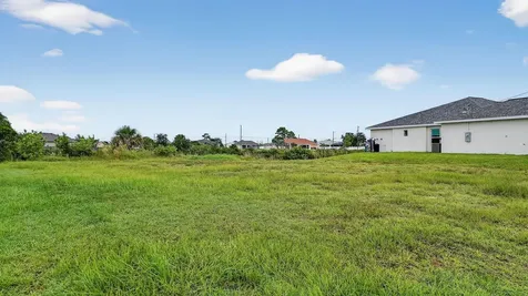 2616 NW 4th Place Cape Coral FL 33993