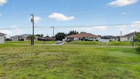 2616 NW 4th Place Cape Coral FL 33993