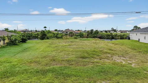 2616 NW 4th Place Cape Coral FL 33993