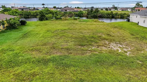 2616 NW 4th Place Cape Coral FL 33993
