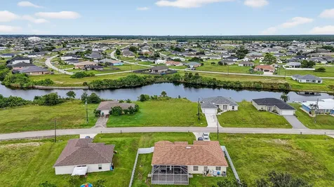 2616 NW 4th Place Cape Coral FL 33993
