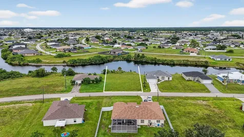 2616 NW 4th Place Cape Coral FL 33993