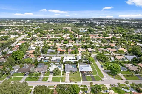 1039 NW 8th Street Boca Raton FL 33486