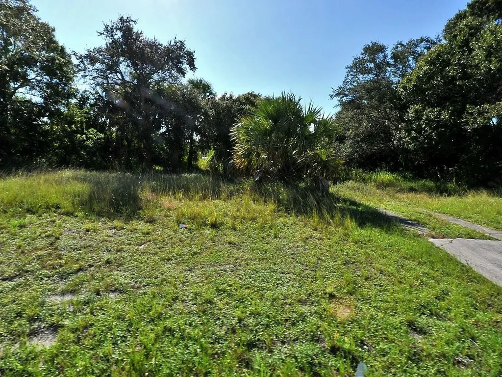 535 S 5th Street Fort Pierce FL 34950