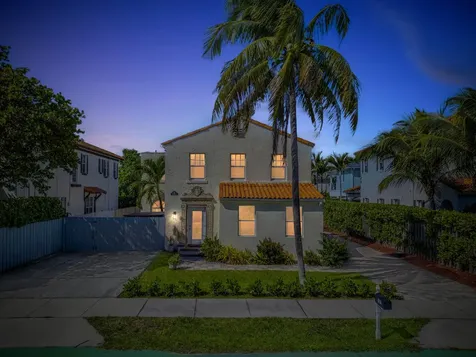910 Ne 2nd Avenue Delray Beach FL 33444