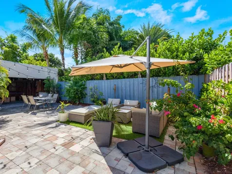 910 Ne 2nd Avenue Delray Beach FL 33444