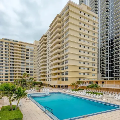 4747 Collins Avenue Miami Beach FL 33140