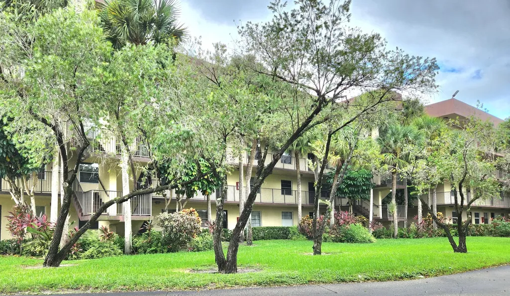 3301 NW 47th Terrace Lauderdale Lakes FL 33319