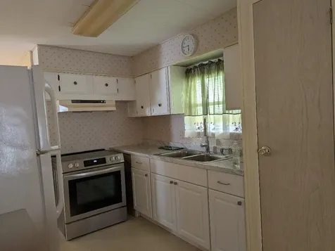 71 W Caribbean Port Saint Lucie FL 34952