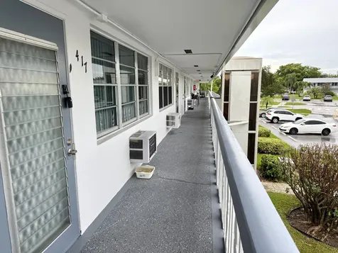 417 Markham S Deerfield Beach FL 33442