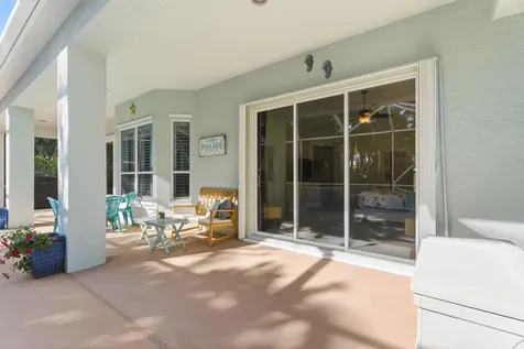 889 Island Club Square Vero Beach FL 32963