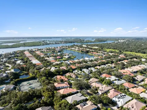 889 Island Club Square Vero Beach FL 32963