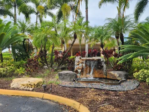3755 Via Poinciana Lake Worth FL 33467