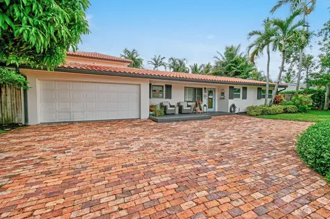 8110 W Lake Drive Lake Clarke Shores FL 33406