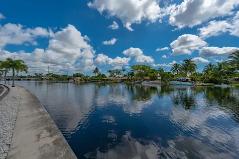 150 Cypress Club Drive 513 Pompano Beach FL 33060