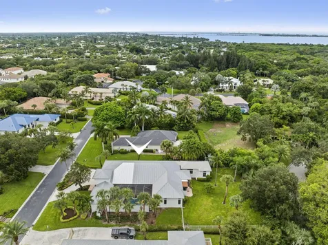 2694 Ne Sewalls Landing Way Jensen Beach FL 34957