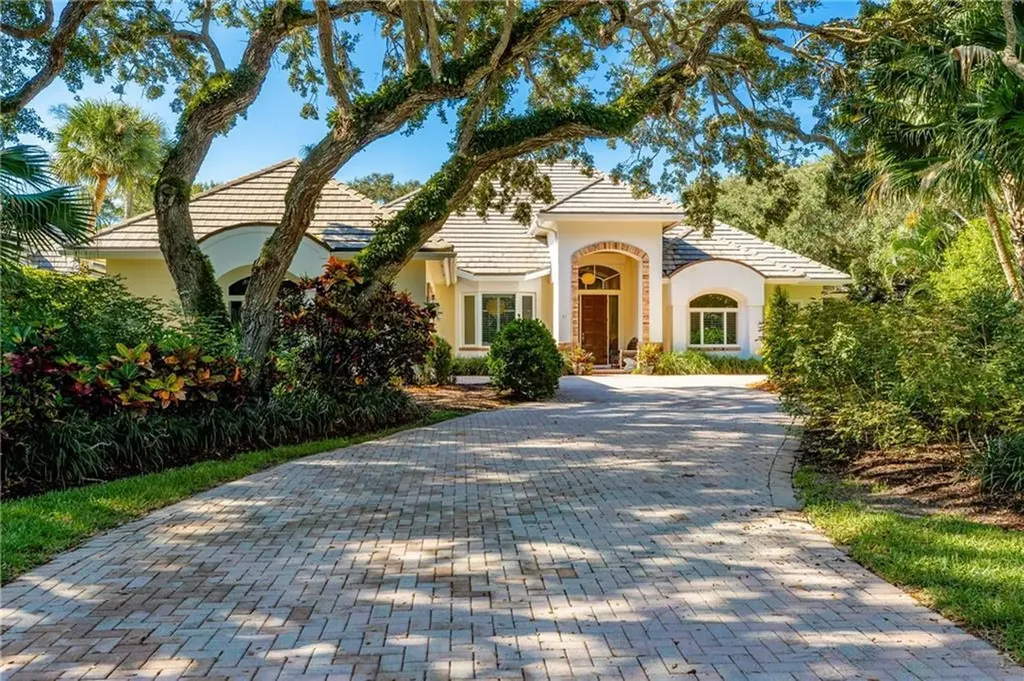 31 S White Jewel Court Vero Beach FL 32963