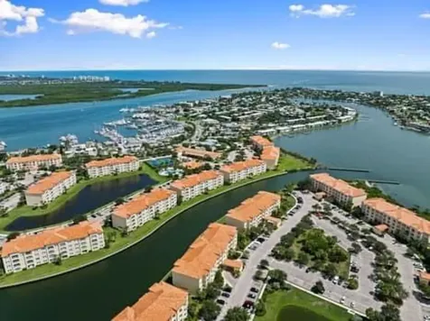 18 Harbour Isle Drive Fort Pierce FL 34949