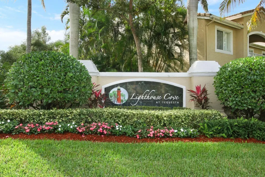 248 Village Boulevard Tequesta FL 33469