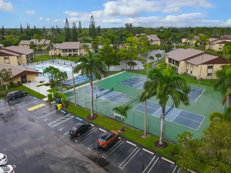 319 Pine Ridge Circle Greenacres FL 33463