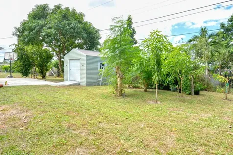 220 W Arbor Avenue Port Saint Lucie FL 34952