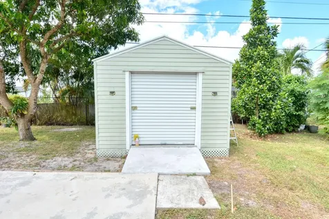 220 W Arbor Avenue Port Saint Lucie FL 34952
