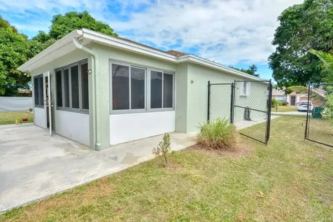 220 W Arbor Avenue Port Saint Lucie FL 34952
