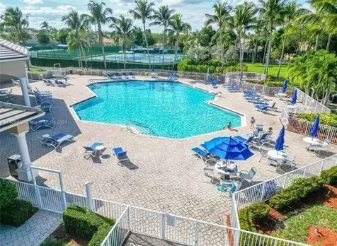 2887 N Bight West Palm Beach FL 33411