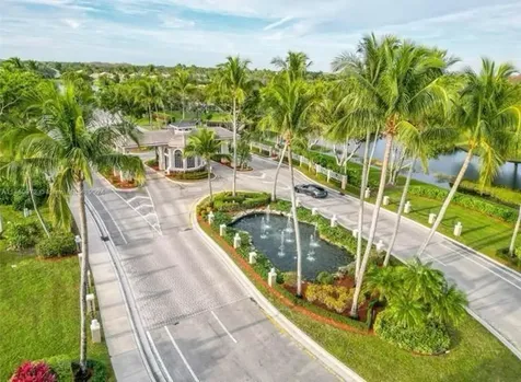 2887 N Bight West Palm Beach FL 33411