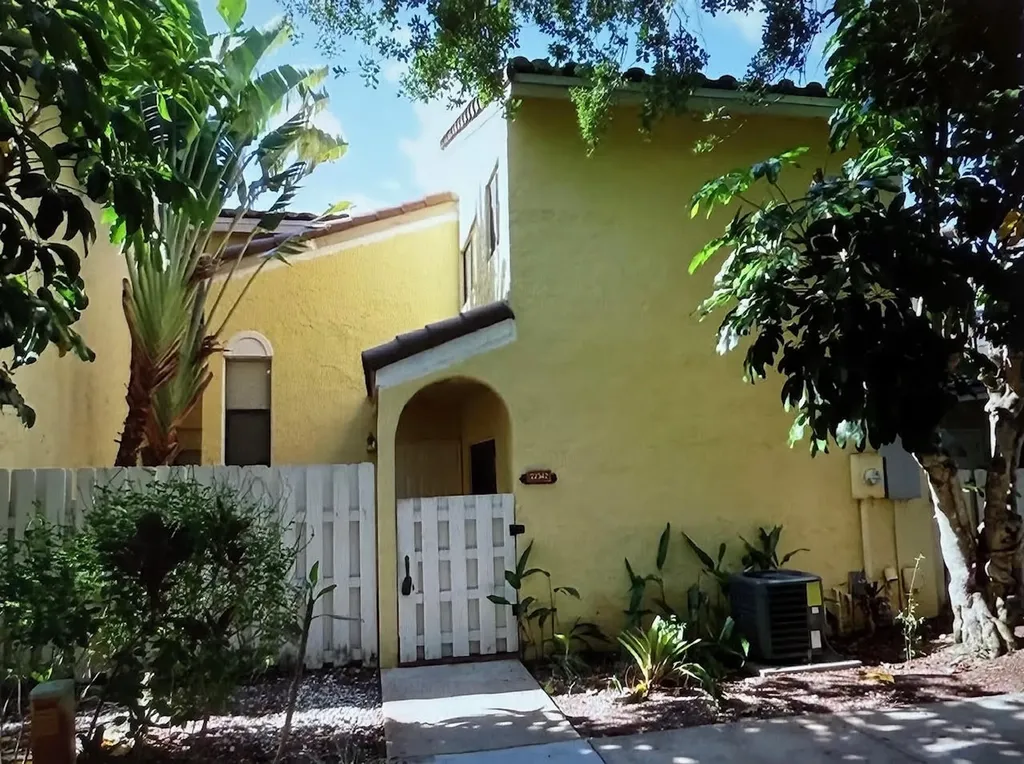 22342 Pineapple Walk Drive Boca Raton FL 33433