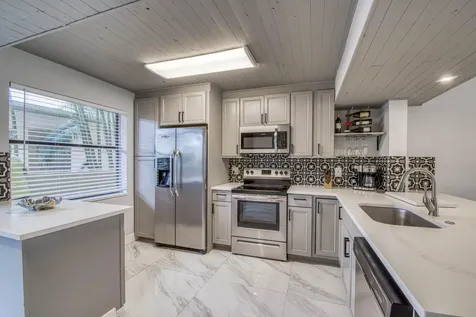 896 N Federal Highway Lantana FL 33462