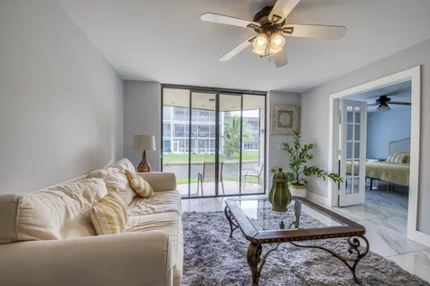 896 N Federal Highway Lantana FL 33462