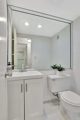 1069 Hillsboro Mile, Hillsboro Beach FL 33062