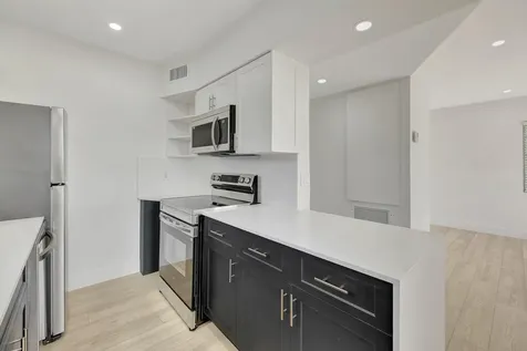 325 E Decarie Street Delray Beach FL 33444