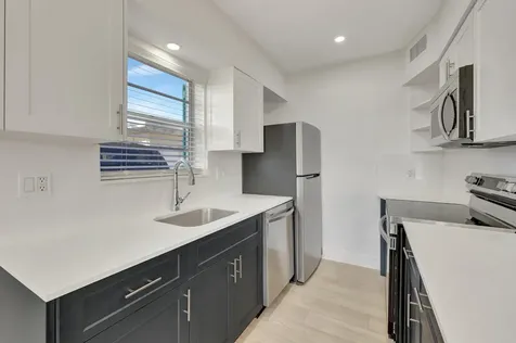 325 E Decarie Street Delray Beach FL 33444